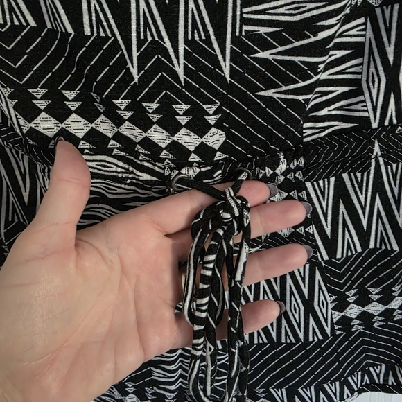 Black and White Geometric Print Strapless Romper Size S - Picture 2 of 5